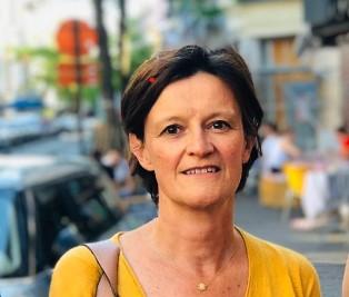 Portrait photo of Isabelle Barthès